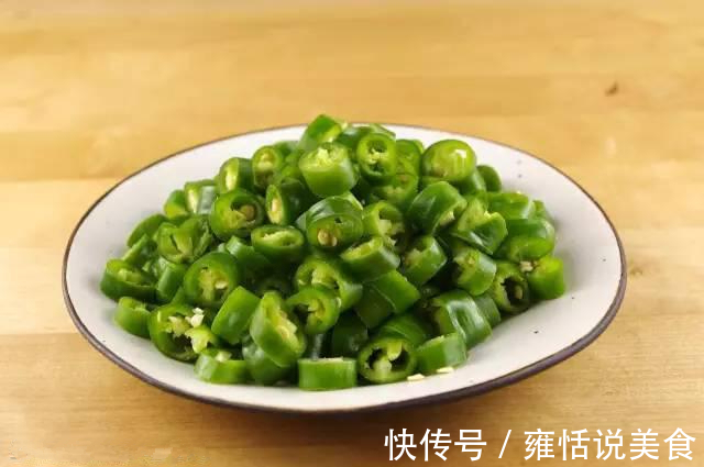 牛肉别再炖土豆了,和它一起是绝配,鲜美下饭又不柴,太解馋了!