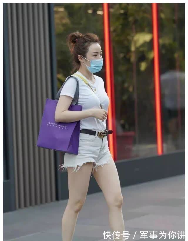 紧身|十足的气质美女，成熟低调大方，散发出迷人的气质太爱了！