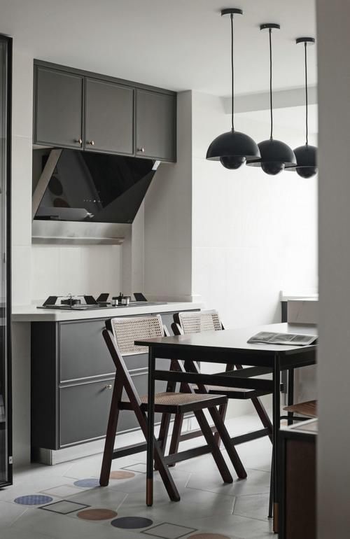 电视|她把客厅一分为二,家里多间房,再把电视请出家,生活简单又幸福