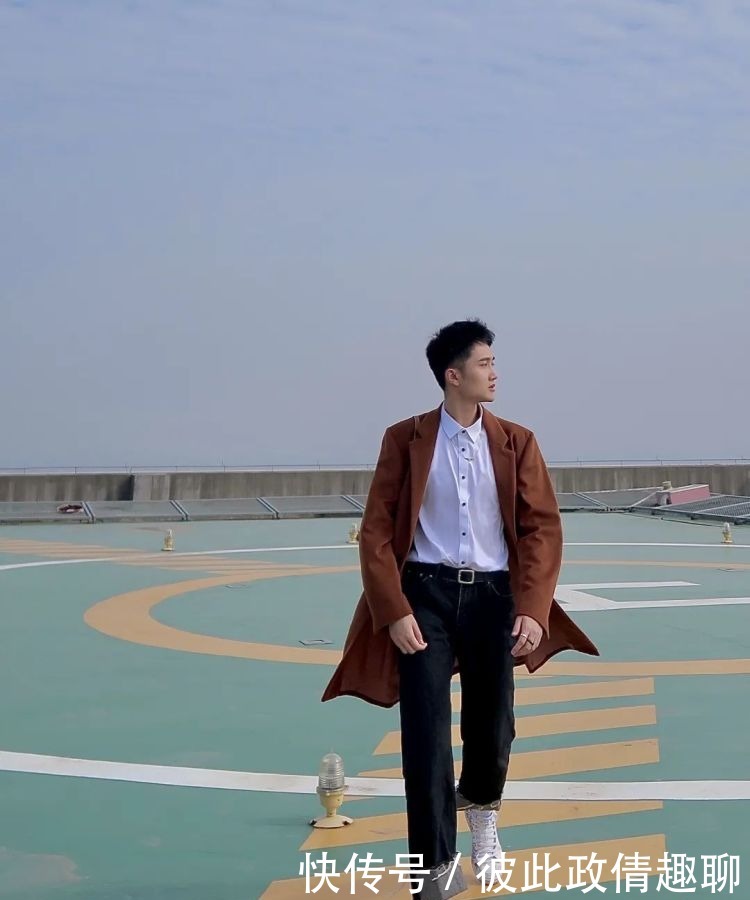 小编|一分钱两样花!今冬第一件大衣,我选性价比超高的ta