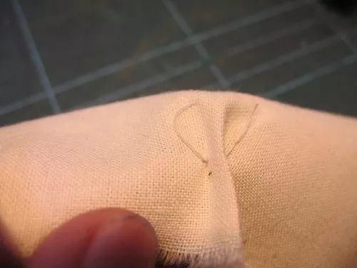 时装|干货丨时装大牌设计师都在用的手艺学会手工绣缀,给你的创意立裁加加餐