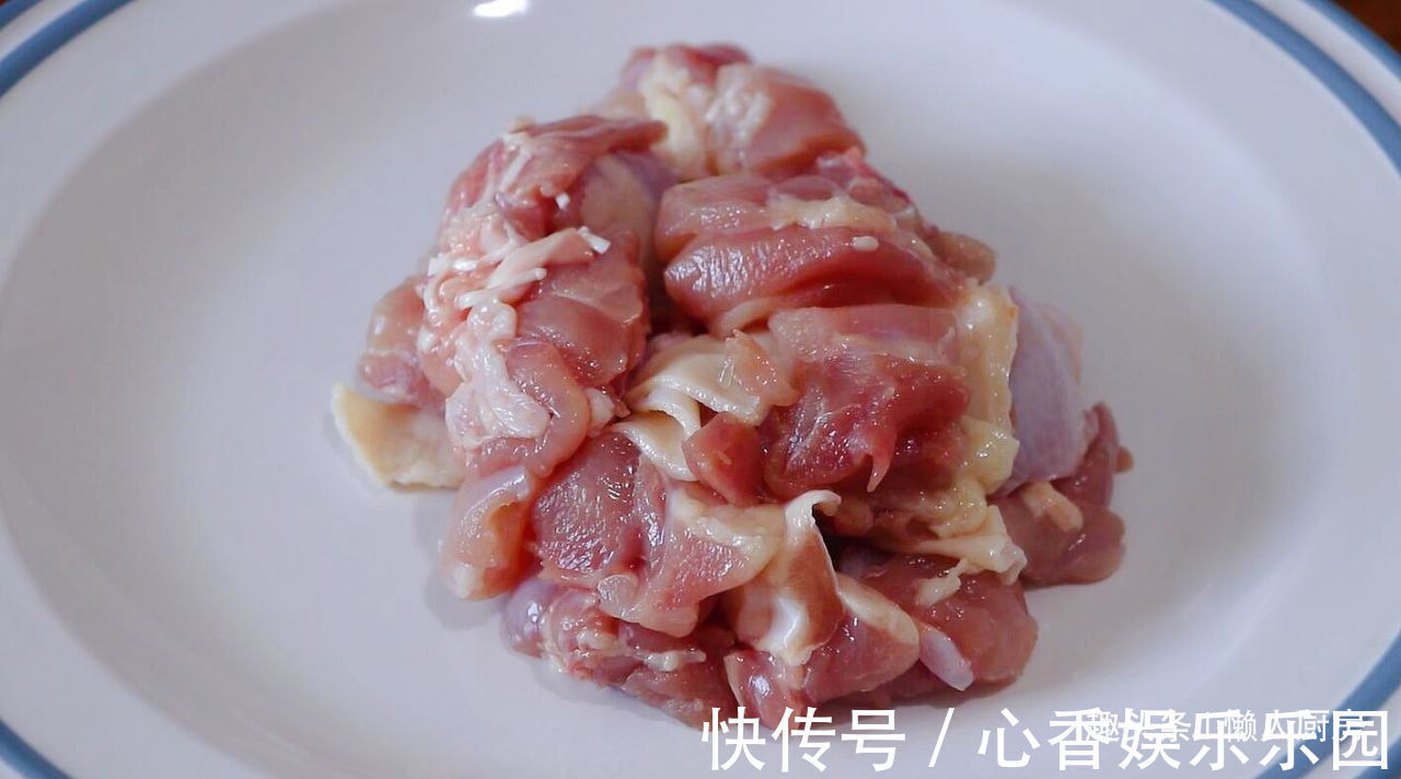 不用油炸，不用油，教你在家这样烤鸡肉串，不会受到油烟熏扰