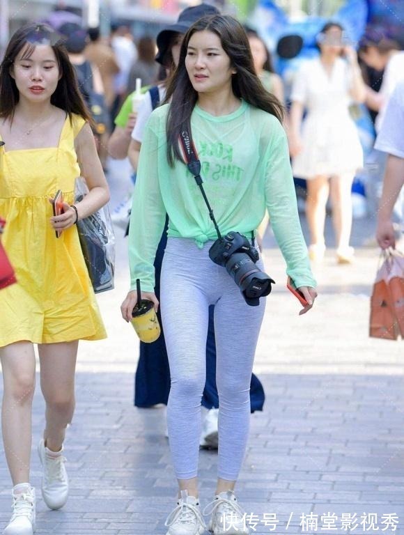 新穿搭 夏日新穿搭,防晒衣配健美裤,穿出简约又朦胧的美,好看又有范!