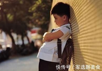 晓梅|经常玩手机和不玩手机的孩子,10年后性格差别明显,家长应该重视