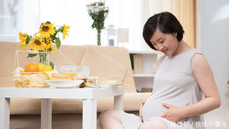 三个月|超“硬核”孕妈走红,怀孕8个月体重56公斤,腹部线条令人羡慕