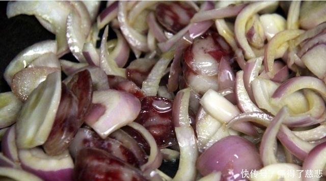 香肠|灌好的香肠这样做更好吃,香甜可口绝对好吃