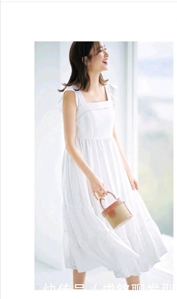 t恤|知性又优雅!时尚博主10套夏季减龄穿搭,美得让人看不出真实年龄