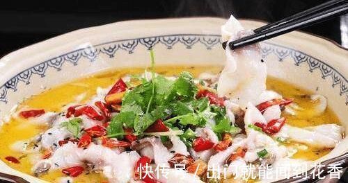 鱼肉|做酸菜鱼时,万万不可直接煮,掌握这3点,鱼片不碎,鲜嫩无腥味