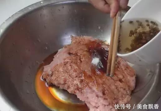 老板|四十年饺子店老板教大家几个技巧，保证饺子香得咬舌头