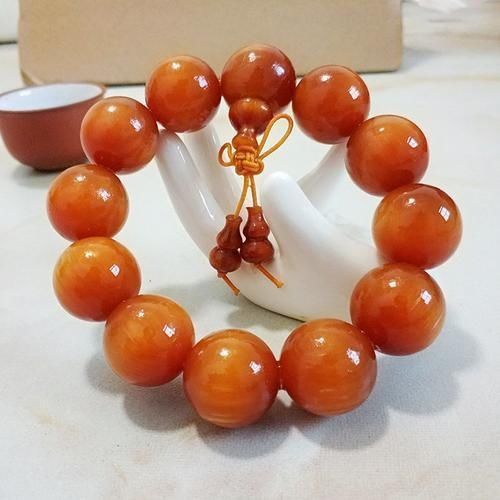 木质文玩|这种木头看上去像蜜蜡,号称“北沉香”,东北人一定见过它