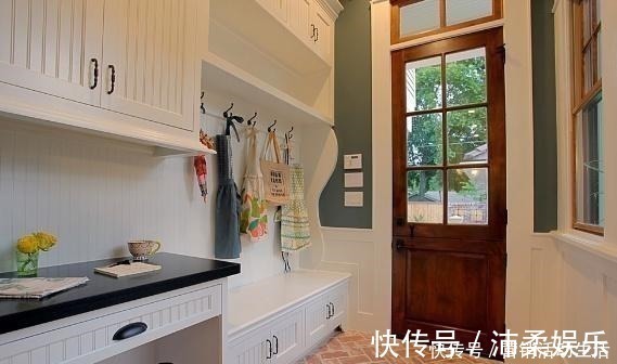 案例|入户没人放鞋柜了,太不实用!不如学着设计一排柜,一进门贼漂亮!