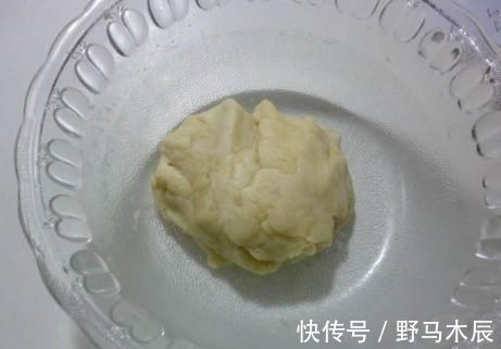 绿豆的好吃做法，不用烤箱不过油，出锅个个酥掉渣，比蛋挞还好吃