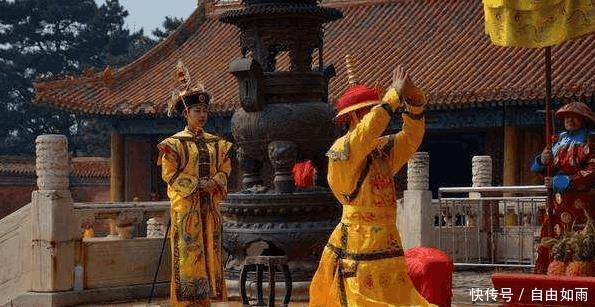 三人|中国古代地位最高的三人，皇帝见了下跪，第一个还被追封成皇帝！