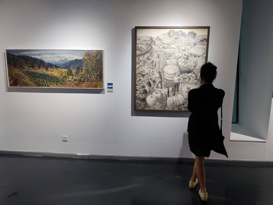 美术作品|川渝共融美术作品交流展揭幕，两地艺术家共绘双城巨变