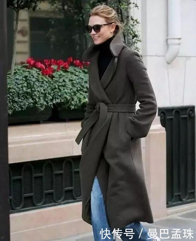 女人|50+的女人冬天怎么穿才时尚?大衣+高领衫,谁见都夸洋气