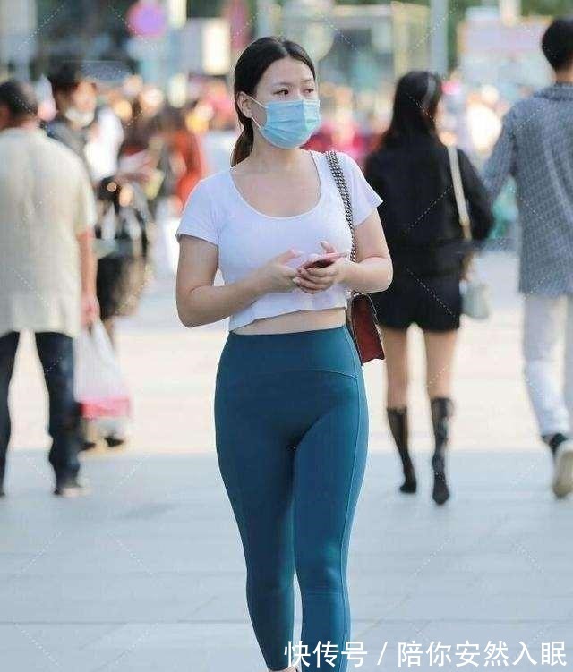 平底鞋 洋气精致的打底裤穿搭十分衬气质,带来率性高挑的感觉,清爽减龄!