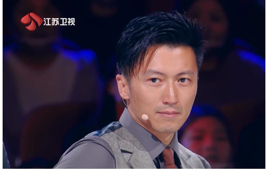 《點(diǎn)贊！達(dá)人秀》的評(píng)委不同以往，嚴(yán)肅派謝霆鋒，萌噠噠鄧紫棋