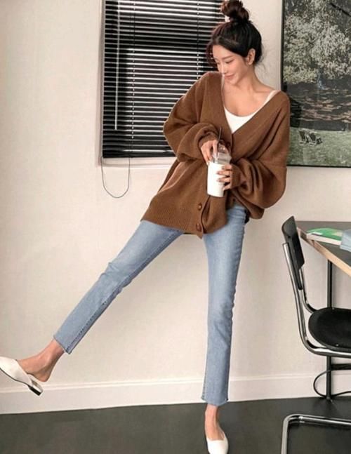 小个子早春穿衣如何显高？试试“九分裤＋低跟鞋”，显高显气场