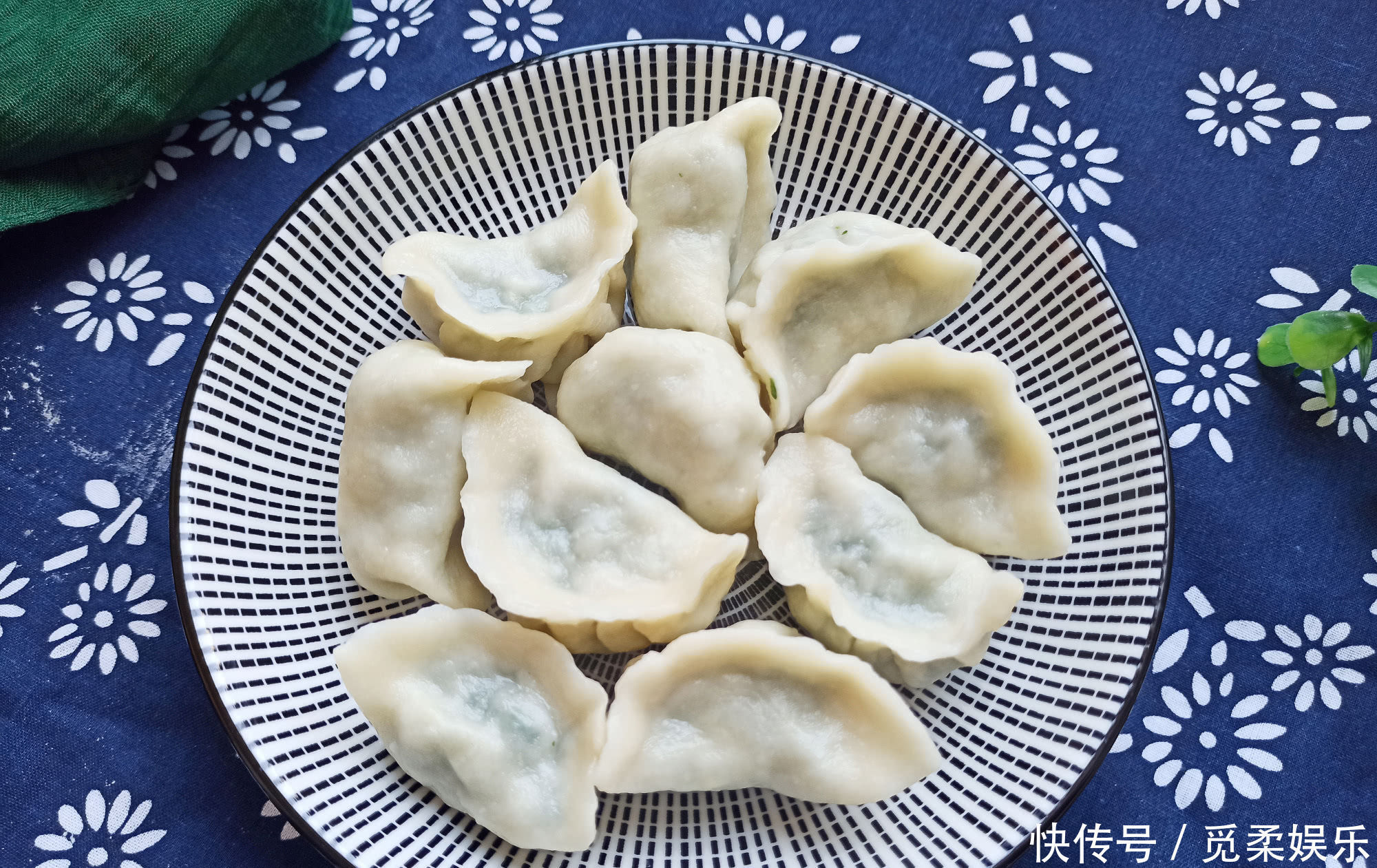 春天的野菜我只认它,做成饺子馅真香,鲜嫩多汁,城里人很少吃过