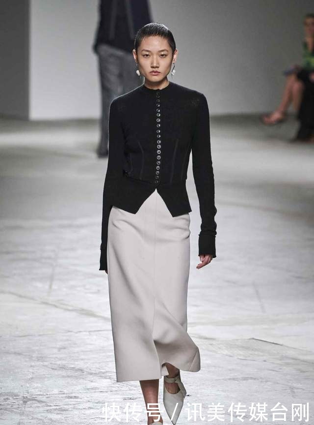 颜色不会搭?绿色特别又好看!潮流搭配7个分析:其它色照做就行