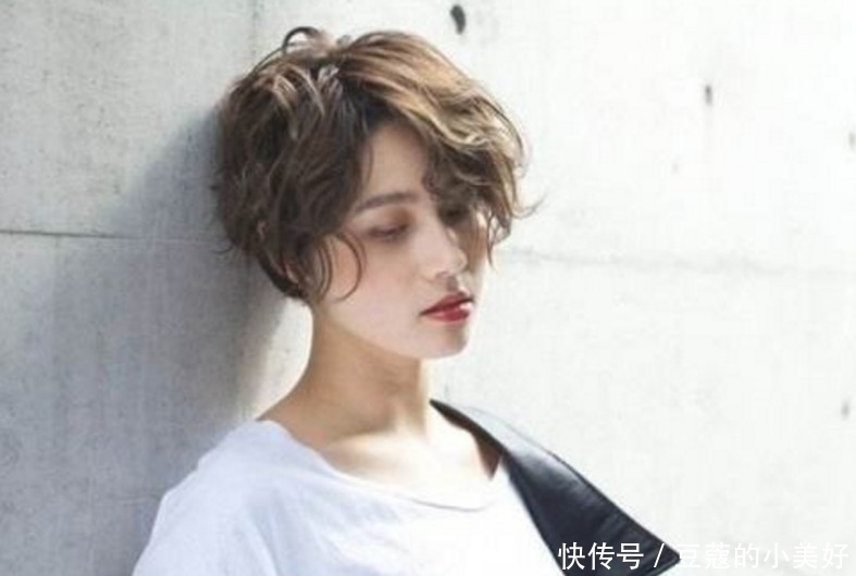 男生“最讨厌”女生留的4种发型，尤其是第一个，女生自以为好看