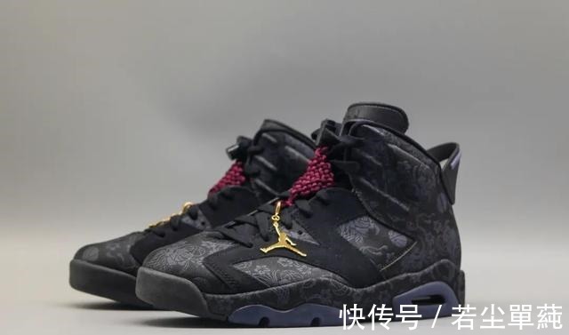 aj 一款有男码的女款AJ!让男生穿上一双“小黑裙”会是怎样的画风!