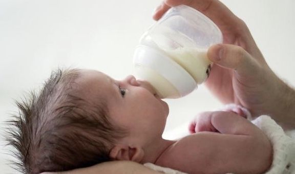 母乳|喝奶粉的孩子和喝母乳的孩子有区别吗？答案或许和你想的不一样！