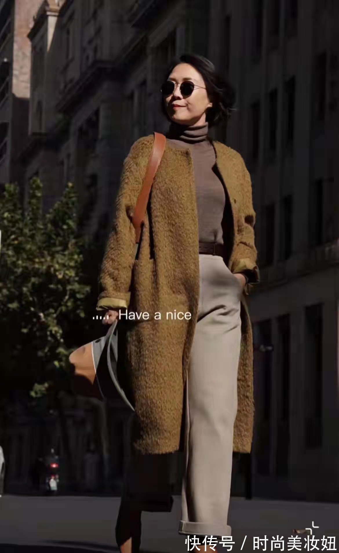 贝雷帽 这位50岁妈妈太会打扮了,比年轻人还会穿,时髦洋气又气质