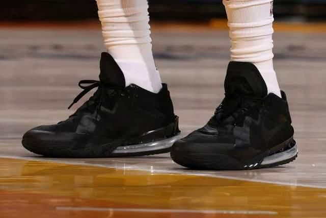 NBA球员上脚：Kobe9全明星配色，范乔丹的闪击7很帅