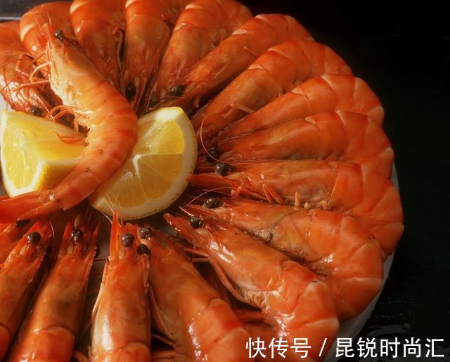 大厨|煮虾是凉水下锅还是开水下锅？看大厨教你煮不腥Q弹的大虾