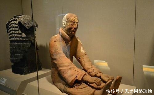 失礼|为何“箕踞”在中国古代是一种非常失礼的姿势?