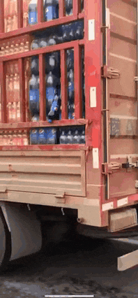 |搞笑GIF: 你可能永远不知道 长发女孩脸到底能有多大