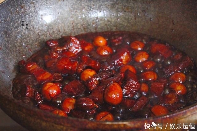 年夜饭的压轴菜来了,寓意招财进宝,肥而不腻,绝对撑得住场面