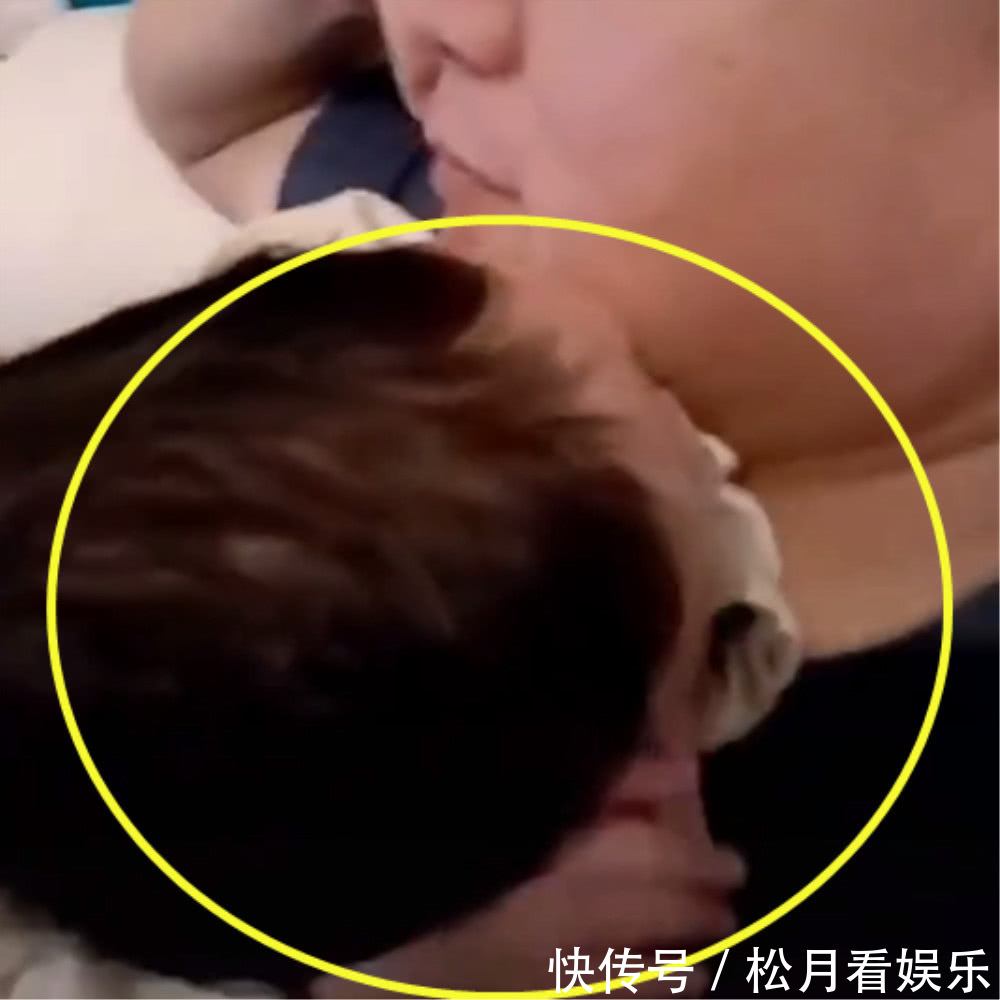 宝宝|爸爸老来得子,恨不得天天将宝宝抱在怀里,接下来的画面太无语