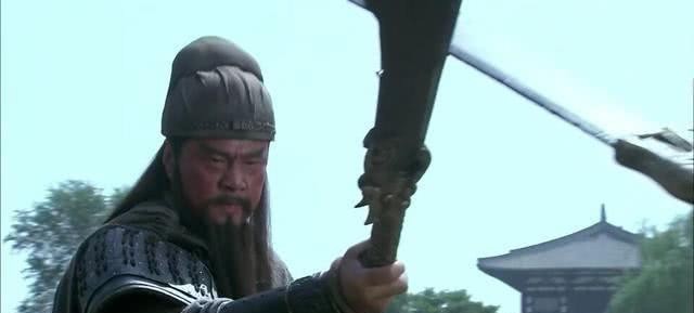 太弱|土山前关羽一人击退徐晃、许褚联手，是关羽武艺高强还是对手太弱