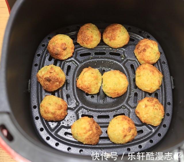 低脂丸子|一道无需用油的低脂丸子,不仅酥香多汁,还是健身人士不二之选