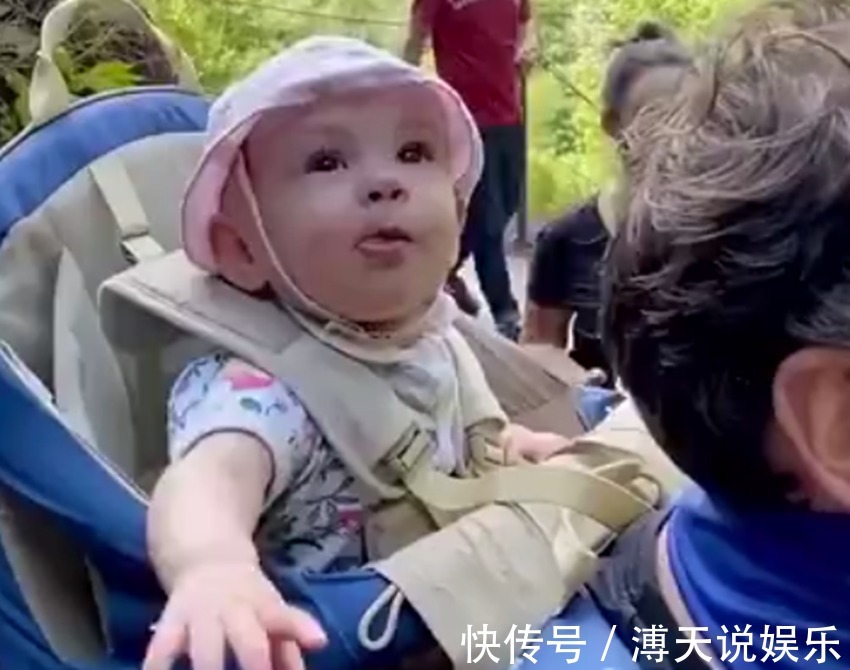 外面的世界|爸爸带娃第一次“看瀑布”,娃的表情亮了,网友满眼都是小星星