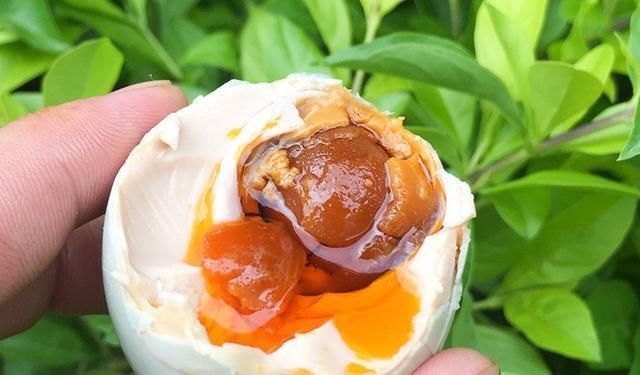 过瘾|只需三步,教你自制咸鸭蛋,富得冒油,蛋黄流沙,口感过瘾,收藏