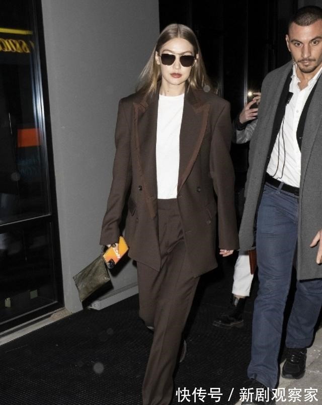 gigi 超模Gigi堪称时尚教科书,颜好身材棒还会穿,看她玩转穿搭!