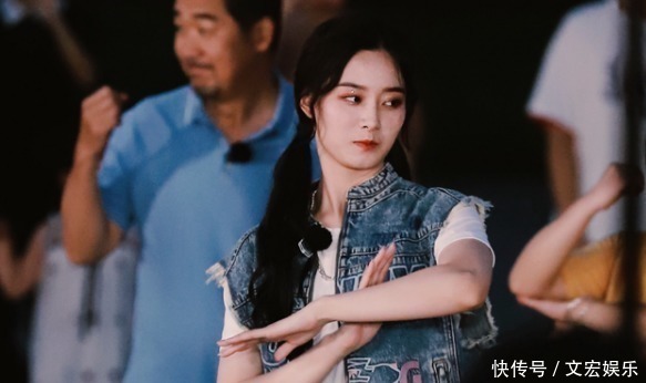 路透照|姜贞羽，徐艺洋因祸得福，人气资源样样不差，弯道超车硬糖少女