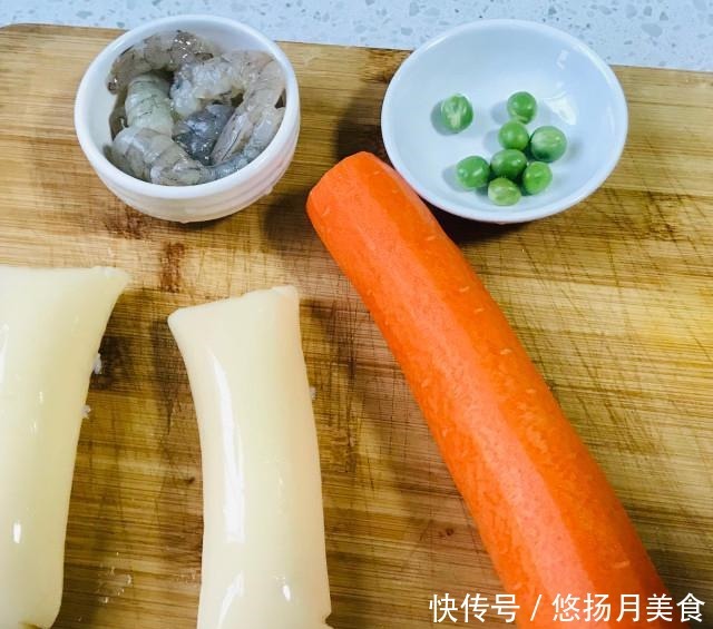 香嫩的日本豆腐蒸虾仁，美味可口！