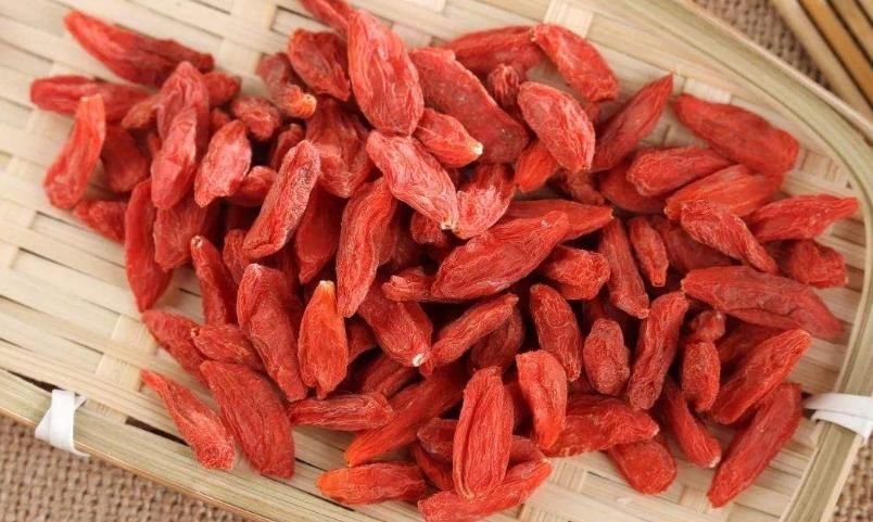 作用|枸杞泡水好处多,特别对于“男同志”!3个错误需要避免