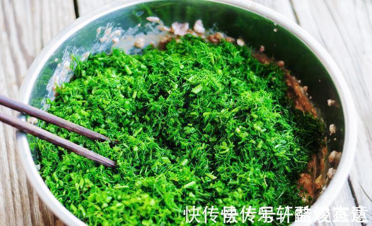 包肉饺子|包肉饺子配什么菜不用韭菜，用这个菜最合适，饺子喷香好吃