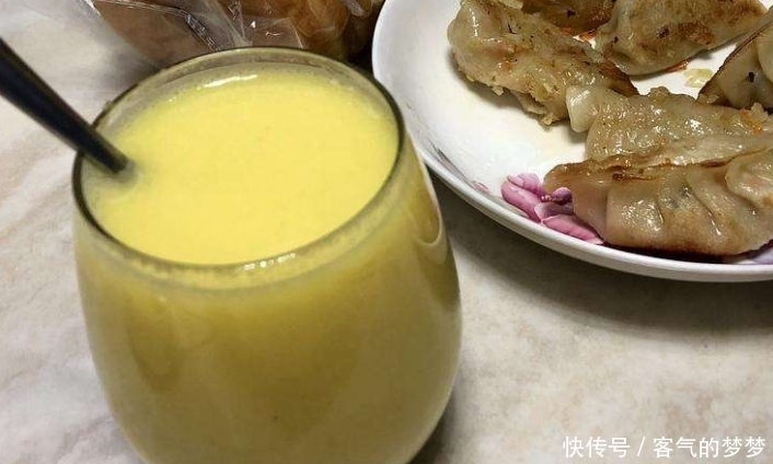 操作|玉米汁在家也能做吗?妈妈经常这样操作,味道浓郁无添加