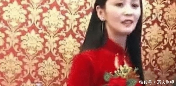 “高颜值婆婆”火了,婚礼上抢尽风头引热议,网友:到底谁结婚?