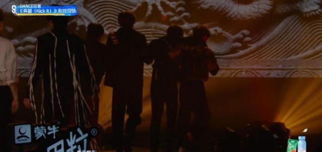 “青3”余景天练习扭伤吓到LISA！公演完美表现获小莎点赞！