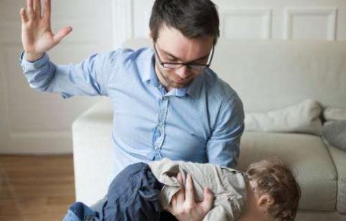 别一直伤害我们的男孩!给父母养育男孩的5条建议