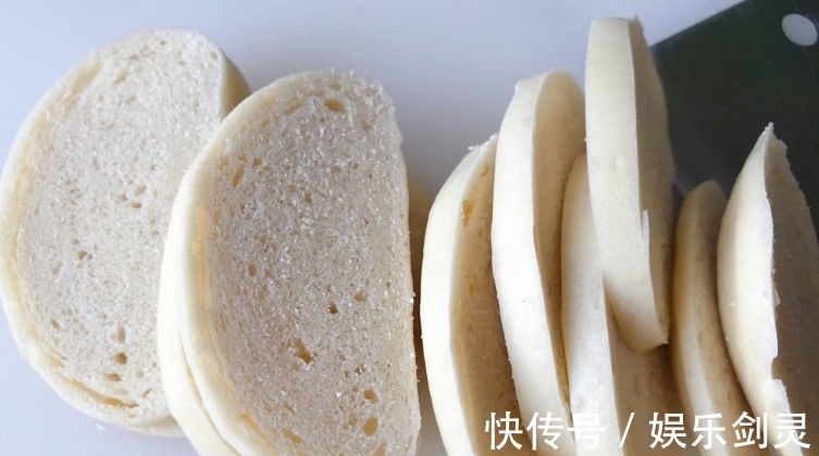 蛋液|炸馒头片，不要裹蛋液，巧用一个料，馒头片更酥脆，吃着不油腻