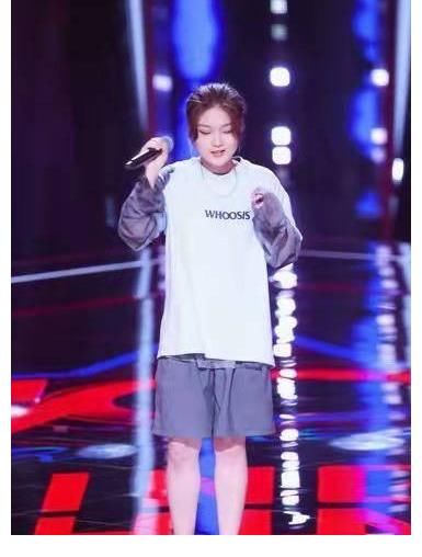 李克勤|“好声音”盲选收官之战打响，曾溯恕化身“女战士”再迎PK