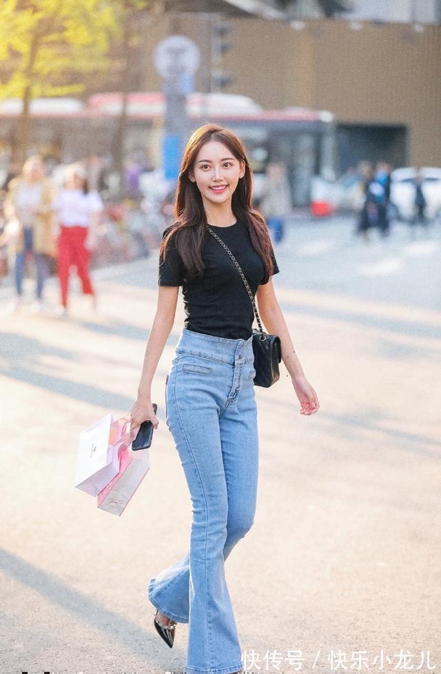 身材 高挑身材的打底裤美女,用心挑选和搭配的女生,显得瘦高